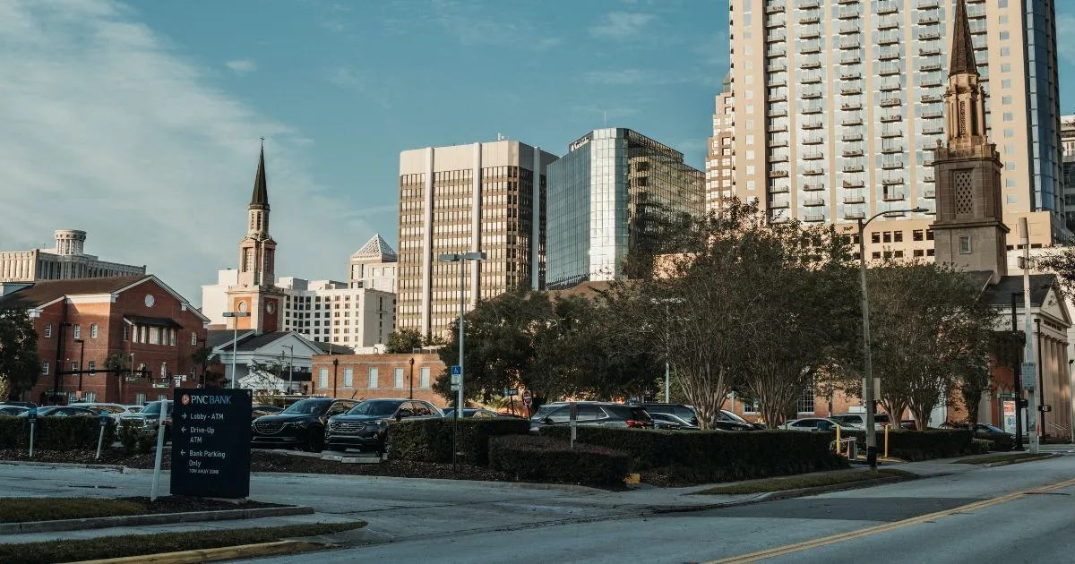 Pros and Cons of Using Sky Park Valet Parking Services