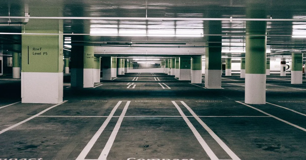 Efficient Parking Garage Design Maximizing Space & Traffic Flow