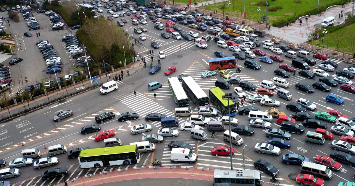 How Poor Parking Infrastructure Worsens Traffic Congestion And Increases Urban Gridlock Costs