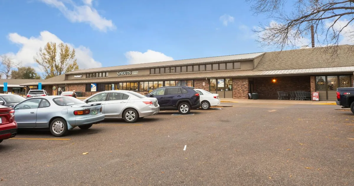 Multiple Vehicles Parked Outside A Restaurant In Las Vegas Multiple Vehicles Parked Outside A Restaurant In Las Vegas