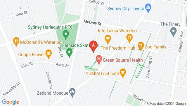 Convenient Waterloo parking space close to bus and train